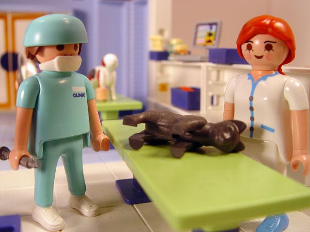 playmobil vet operating room